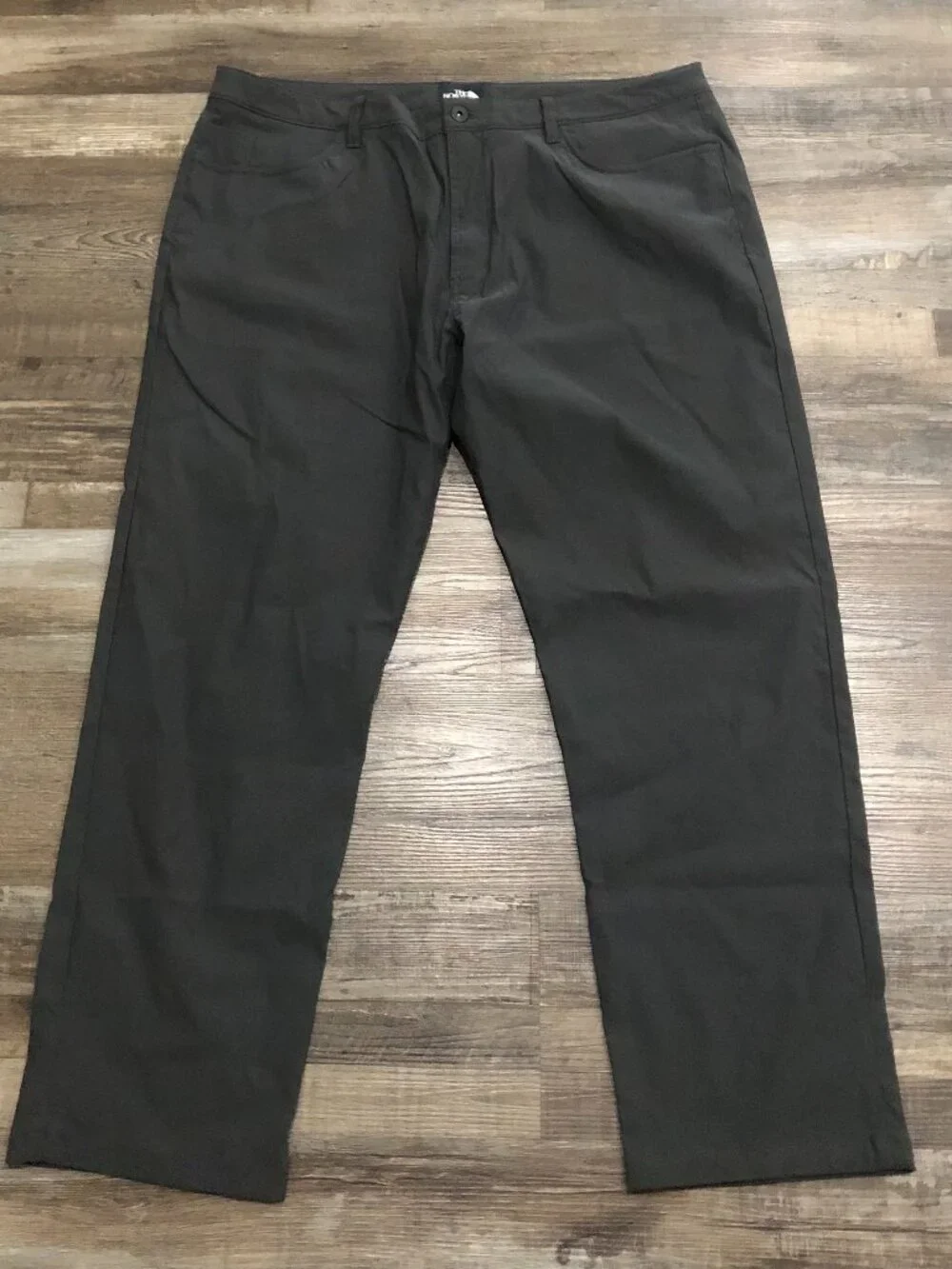 The North Face Mens Size 40 Short Charcoal Gray Flat Front Casual Pants 40x30